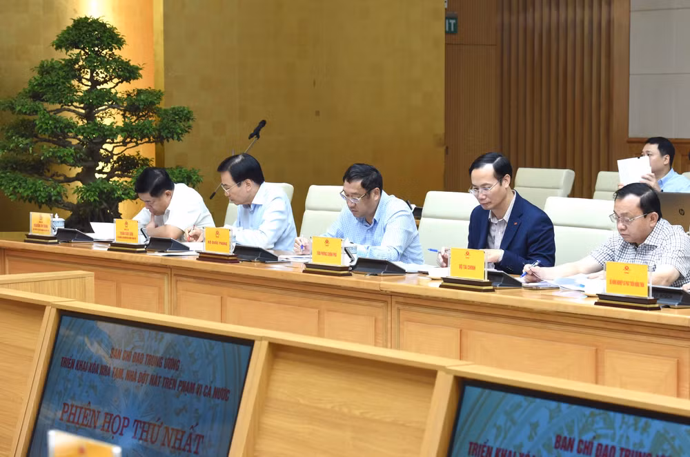 Các thành viên Ban Chỉ đạo tham dự phiên họp. (Ảnh: Trần Hải)