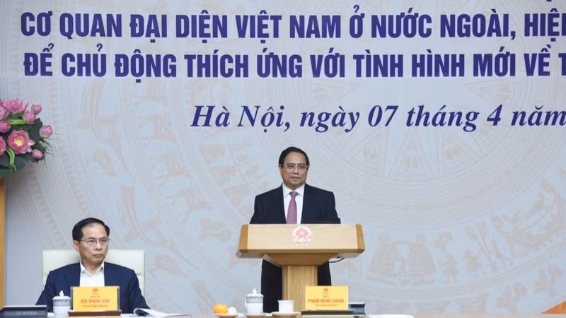 Thủ tướng Phạm Minh Chính chủ trì Hội nghị với các bộ, ngành, Cơ quan đại diện Việt Nam ở nước ngoài. (Ảnh: TRẦN HẢI). 
