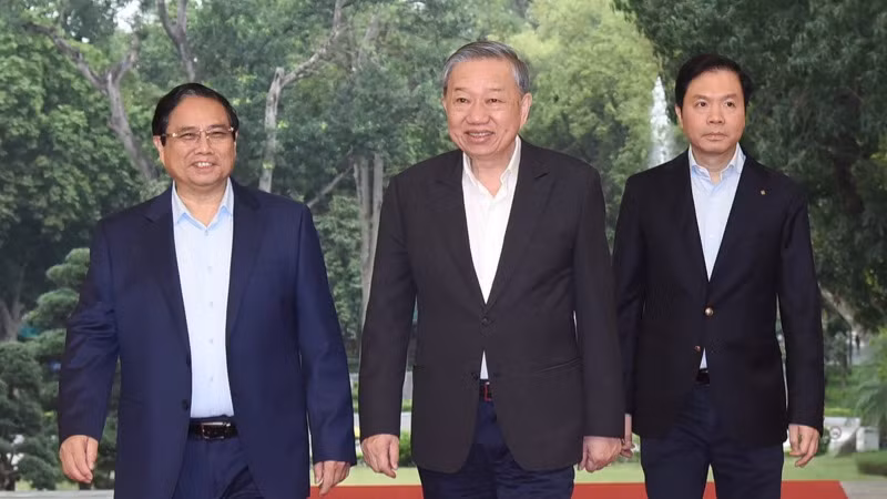 Tổng Bí thư Tô Lâm tới chủ trì cuộc làm việc với Tiểu ban Kinh tế-Xã hội Đại hội XIV của Đảng. (Ảnh: TRẦN HẢI)