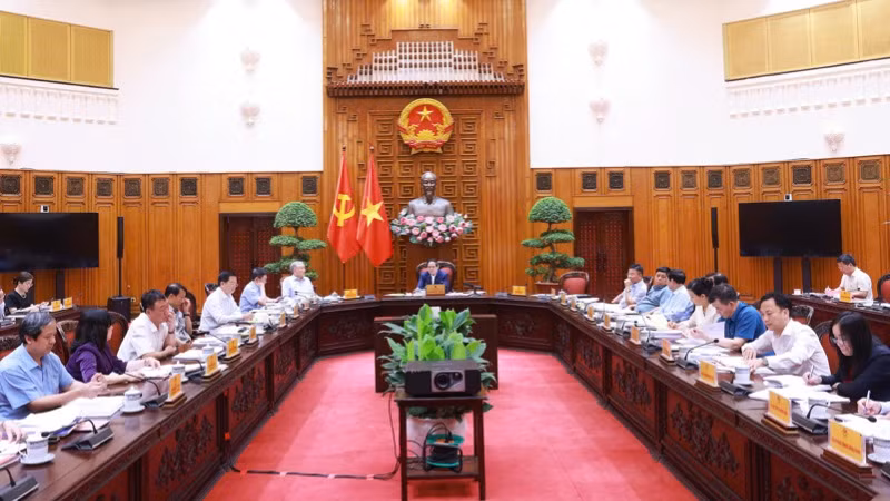 Thủ tướng Phạm Minh Chính chủ trì cuộc họp Ban Thường vụ Đảng uỷ Chính phủ. (Ảnh: TRẦN HẢI)