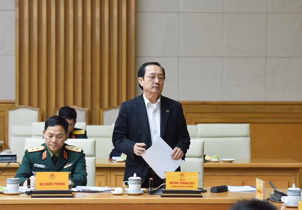 Bộ trưởng Khoa học và Công nghệ Huỳnh Thành Đạt phát biểu ý kiến tại phiên họp. (Ảnh: TRẦN HẢI) Bộ trưởng Khoa học và Công nghệ Huỳnh Thành Đạt phát biểu ý kiến tại phiên họp. (Ảnh: TRẦN HẢI)
