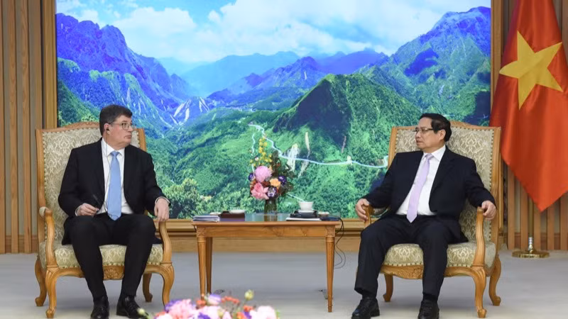 Thủ tướng Phạm Minh Chính tiếp ông Arto Olavi Satonen, Bộ trưởng phụ trách việc làm thuộc Bộ Kinh tế và Việc làm Phần Lan. (Ảnh: TRẦN HẢI)