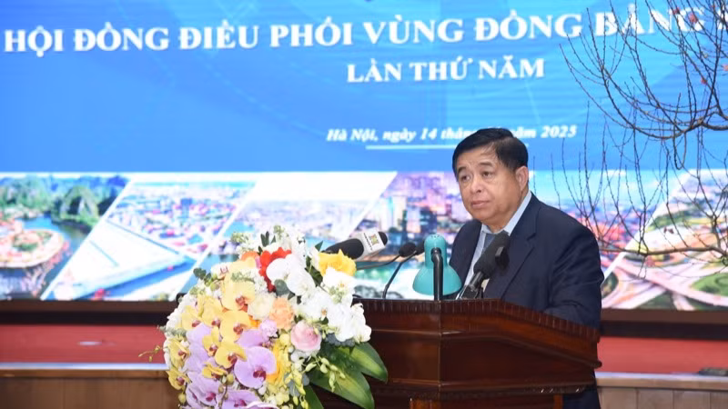 Bộ trưởng Kế hoạch và Đầu tư Nguyễn Chí Dũng phát biểu ý kiến tại Hội nghị. (Ảnh: TRẦN HẢI) Bộ trưởng Kế hoạch và Đầu tư Nguyễn Chí Dũng phát biểu ý kiến tại Hội nghị. (Ảnh: TRẦN HẢI)