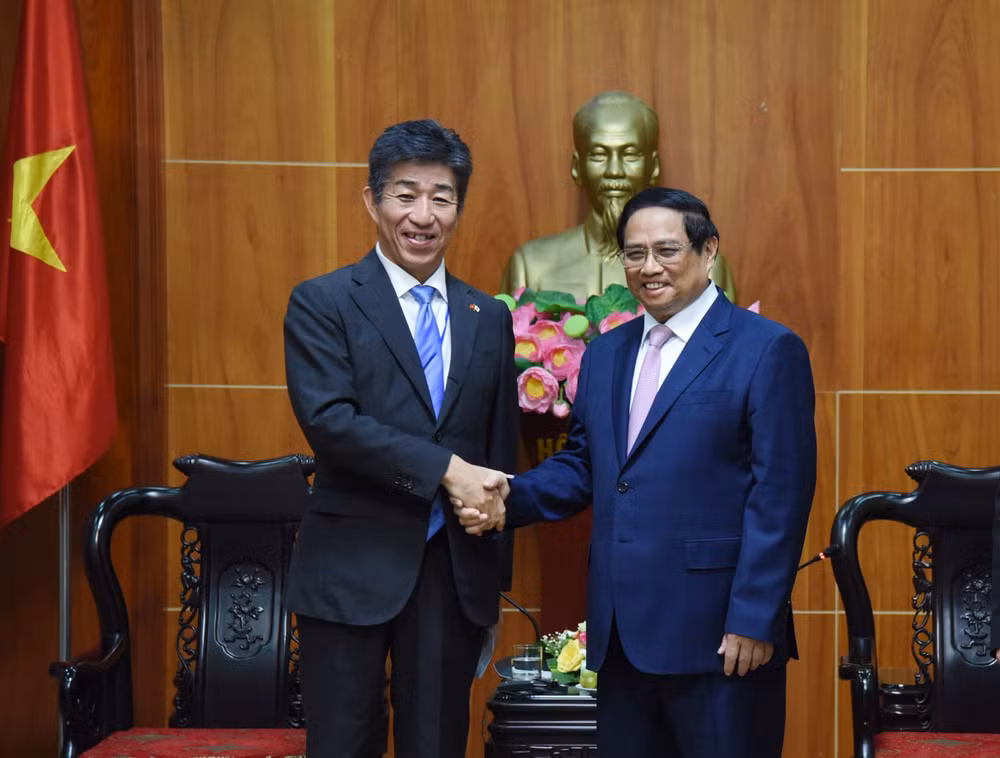 Thủ tướng Phạm Minh Chính và ông Nakagawa Tetsuyuki, Tổng Giám đốc Công ty Aeon Mall Việt Nam (Ảnh: Trần Hải). Thủ tướng Phạm Minh Chính và ông Nakagawa Tetsuyuki, Tổng Giám đốc Công ty Aeon Mall Việt Nam (Ảnh: Trần Hải).