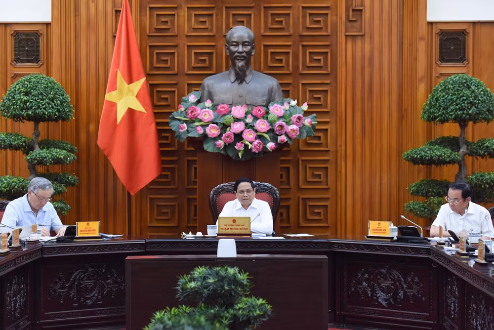 Thủ tướng Phạm Minh Chính chủ trì cuộc họp của Thường trực Chính phủ và Ban Chỉ đạo xây dựng Đề án Trung tâm tài chính khu vực và quốc tế tại Việt Nam. (Ảnh: TRẦN HẢI)