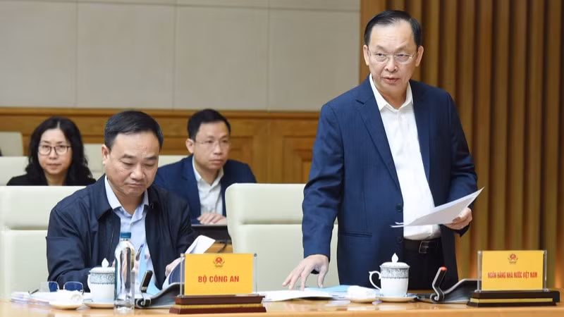 Lãnh đạo Ngân hàng Nhà nước Việt Nam phát biểu ý kiến tại Hội nghị. (Ảnh: TRẦN HẢI) Lãnh đạo Ngân hàng Nhà nước Việt Nam phát biểu ý kiến tại Hội nghị. (Ảnh: TRẦN HẢI)