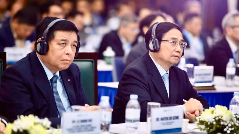 Thủ tướng Phạm Minh Chính và Phó Thủ tướng Nguyễn Chí Dũng tham dự Diễn đàn. (Ảnh: TUẤN HÙNG) Thủ tướng Phạm Minh Chính và Phó Thủ tướng Nguyễn Chí Dũng tham dự Diễn đàn. (Ảnh: TUẤN HÙNG)