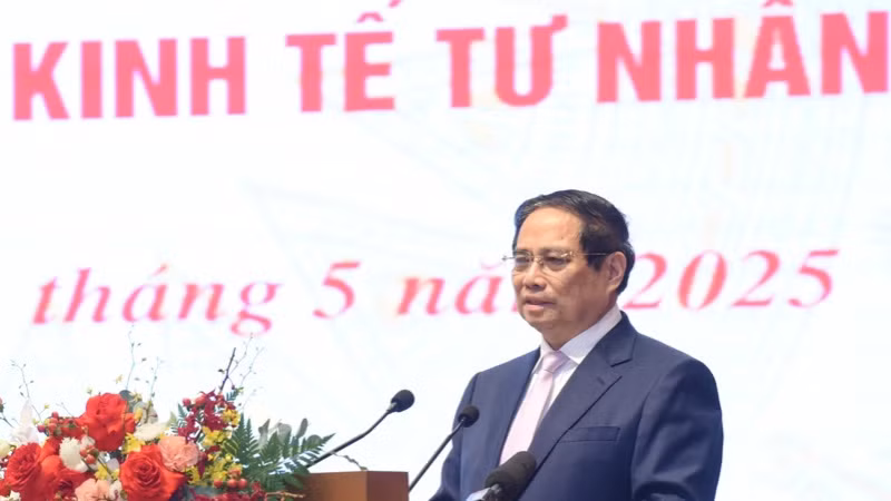 Thủ tướng Phạm Minh Chính phát biểu ý kiến tại tọa đàm. (Ảnh: TRẦN HẢI)