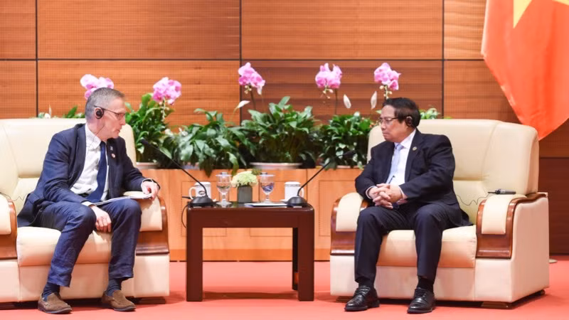 Thủ tướng Chính phủ Phạm Minh Chính tiếp ông Donal Brown, Phó Chủ tịch Quỹ Quốc tế về Phát triển nông nghiệp (IFAD). (Ảnh: TRẦN HẢI)