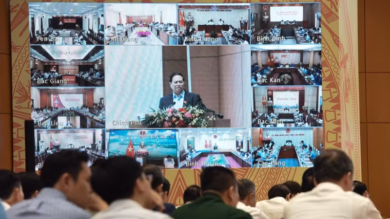 Hội nghị được truyền trực tuyến tới điểm cầu Ủy ban nhân dân các tỉnh, thành phố trực thuộc Trung ương (Ảnh: TRẦN HẢI).
