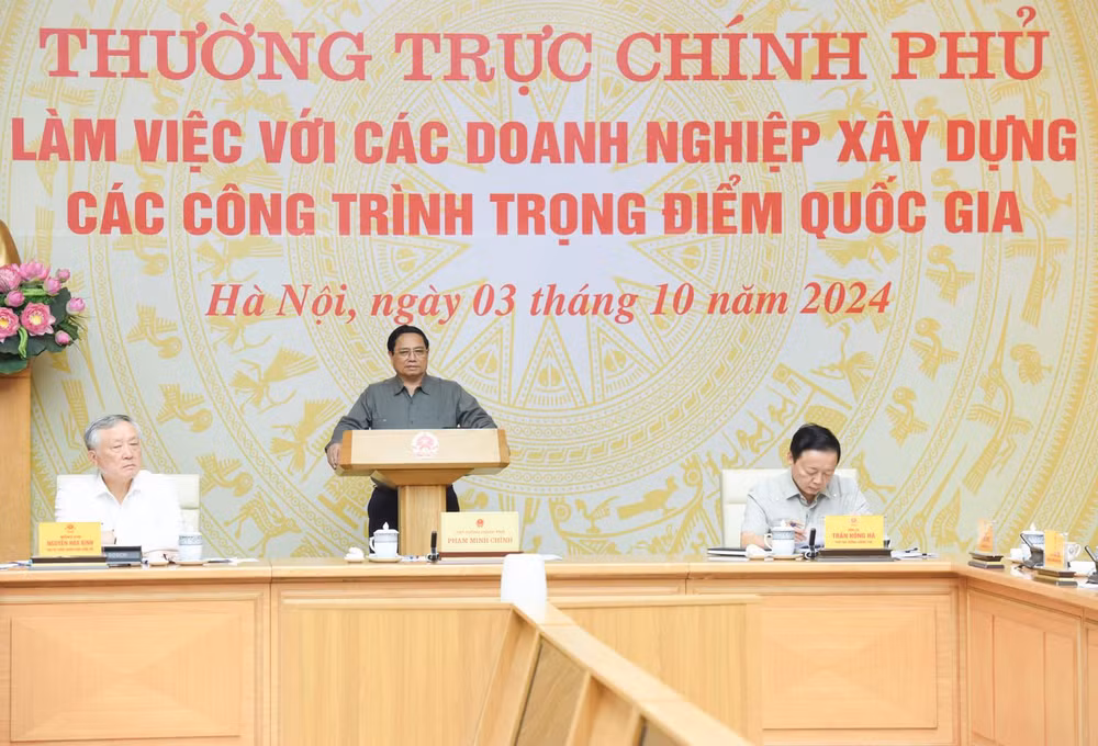 Thủ tướng Phạm Minh Chính chủ trì buổi làm việc của Thường trực Chính phủ với các doanh nghiệp xây dựng các công trình trọng điểm quốc gia. (Ảnh: Trần Hải)