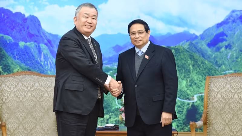 Thủ tướng Phạm Minh Chính và ông Nagao Yutaka, Chủ tịch Tập Đoàn Yamato Holdings (Nhật Bản). (Ảnh: TRẦN HẢI)