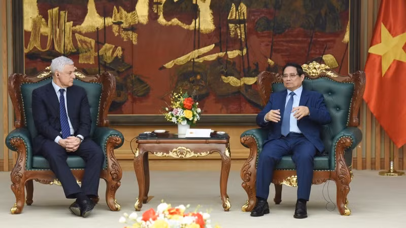 Thủ tướng Chính phủ Phạm Minh Chính tiếp ông Bill Winters, Tổng Giám đốc Tập đoàn Standard Chartered. (Ảnh: TRẦN HẢI) Thủ tướng Chính phủ Phạm Minh Chính tiếp ông Bill Winters, Tổng Giám đốc Tập đoàn Standard Chartered. (Ảnh: TRẦN HẢI)