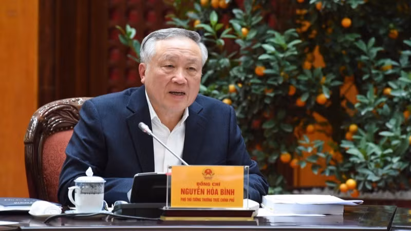 Phó Thủ tướng Thường trực Chính phủ Nguyễn Hoà Bình phát biểu ý kiến tại Phiên họp. (Ảnh: TRẦN HẢI) Phó Thủ tướng Thường trực Chính phủ Nguyễn Hoà Bình phát biểu ý kiến tại Phiên họp. (Ảnh: TRẦN HẢI)