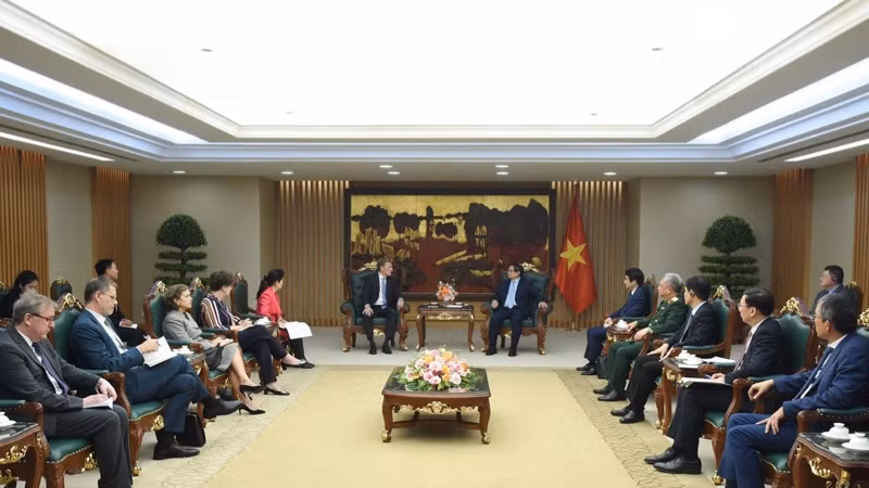 Quang cảnh buổi tiếp. Quang cảnh buổi tiếp.