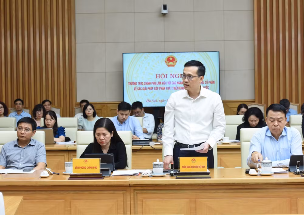 Đại diện lãnh đạo Ngân hàng Nhà nước Việt Nam báo cáo tại Hội nghị (Ảnh: Trần Hải). Đại diện lãnh đạo Ngân hàng Nhà nước Việt Nam báo cáo tại Hội nghị (Ảnh: Trần Hải).