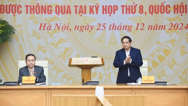 Thủ tướng Phạm Minh Chính và Chủ tịch Quốc hội Trần Thanh Mẫn đồng chủ trì Hội nghị. (Ảnh: TRẦN HẢI)