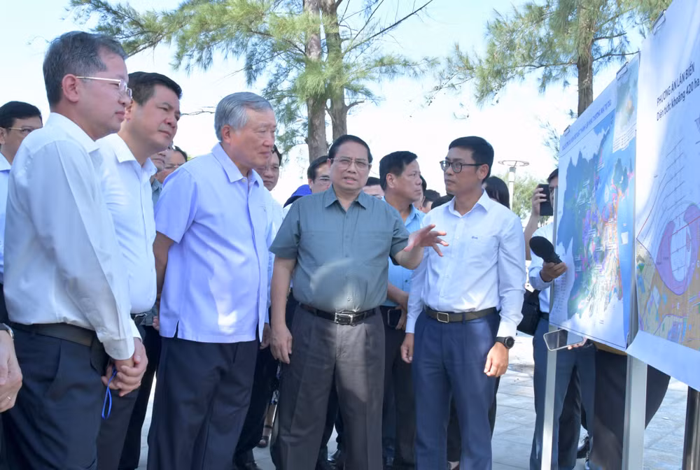 Thủ tướng cho ý kiến về dự án nghiên cứu lấn biển phục vụ Khu thương mại tự do Đà Nẵng nằm trên đường Nguyễn Tất Thành. (Ảnh: Thanh Giang)