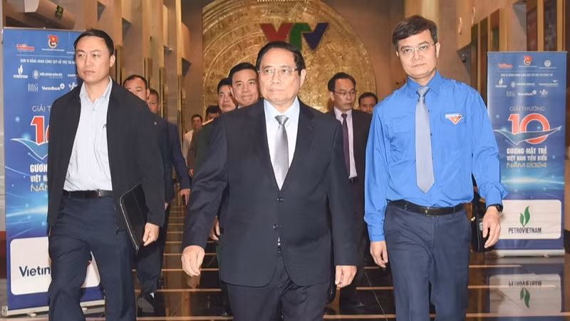 Thủ tướng Phạm Minh Chính tới dự Lễ trao Giải thưởng Gương mặt trẻ Việt Nam tiêu biểu năm 2024 (Ảnh: TRẦN HẢI). Thủ tướng Phạm Minh Chính tới dự Lễ trao Giải thưởng Gương mặt trẻ Việt Nam tiêu biểu năm 2024 (Ảnh: TRẦN HẢI).