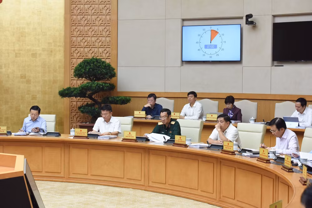 Các Thành viên Chính phủ và đại biểu tham dự phiên họp. (Ảnh: Trần Hải) Các Thành viên Chính phủ và đại biểu tham dự phiên họp. (Ảnh: Trần Hải)