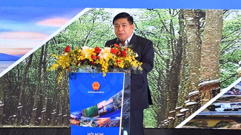 Bộ trưởng Kế hoạch và Đầu tư Nguyễn Chí Dũng phát biểu ý kiến tại hội nghị. (Ảnh: THANH GIANG) Bộ trưởng Kế hoạch và Đầu tư Nguyễn Chí Dũng phát biểu ý kiến tại hội nghị. (Ảnh: THANH GIANG)