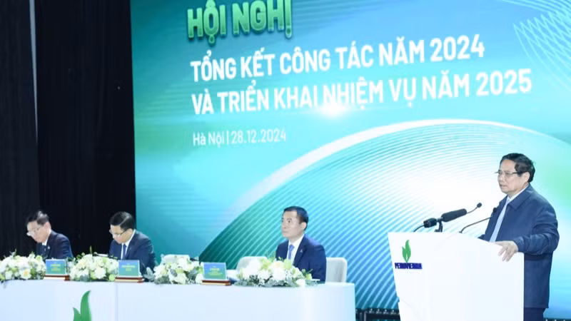 Thủ tướng Phạm Minh Chính phát biểu ý kiến chỉ đạo Hội nghị. (Ảnh: TRẦN HẢI)