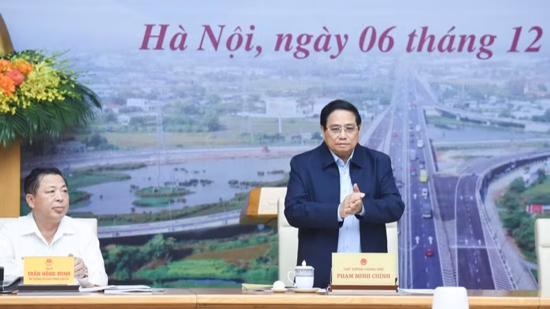 Thủ tướng Phạm Minh Chính chủ trì phiên họp lần thứ 15 của Ban Chỉ đạo Nhà nước các công trình, dự án quan trọng quốc gia, trọng điểm ngành giao thông vận tải. (Ảnh: TRẦN HẢI)