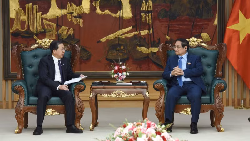 Thủ tướng Chính phủ Phạm Minh Chính tiếp ông Bành Cương Bình, Chủ tịch HĐQT Công ty hữu hạn Tập đoàn Khoa học Kỹ thuật Hoa Điện Trung Quốc (CHEC). (Ảnh: TRẦN HẢI)