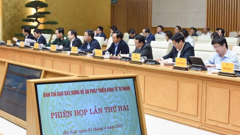 Lãnh đạo các bộ, ngành là thành viên Ban Chỉ đạo tham dự phiên họp. (Ảnh: TRẦN HẢI) Lãnh đạo các bộ, ngành là thành viên Ban Chỉ đạo tham dự phiên họp. (Ảnh: TRẦN HẢI)