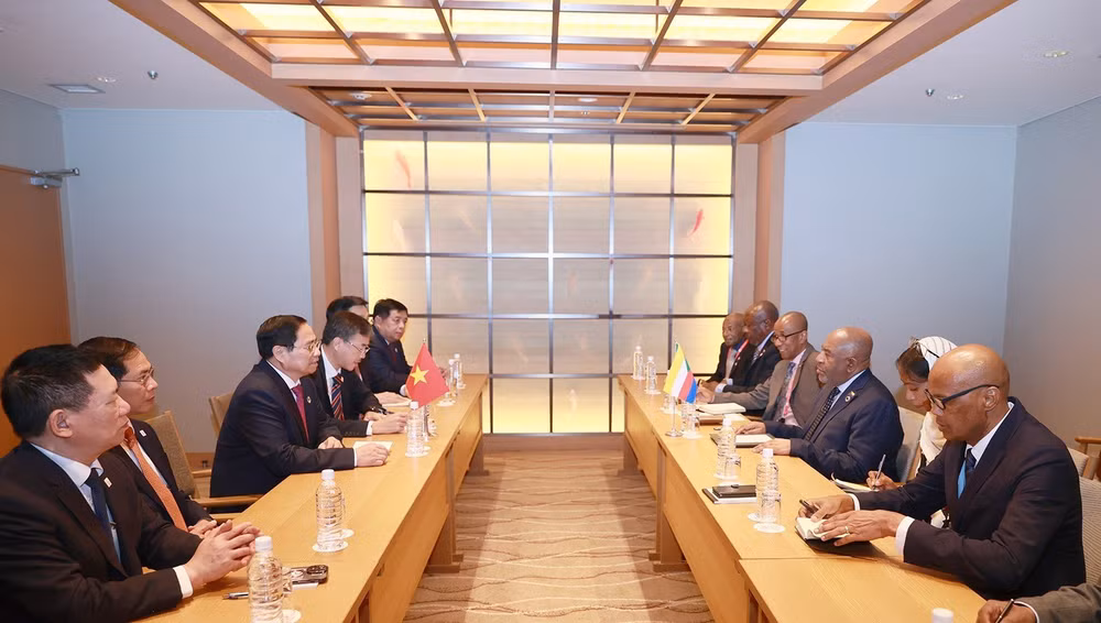 Thủ tướng Phạm Minh Chính hội kiến với Tổng thống Liên bang Comoros Azali Assoumani. (Ảnh: Dương Giang) Thủ tướng Phạm Minh Chính hội kiến với Tổng thống Liên bang Comoros Azali Assoumani. (Ảnh: Dương Giang)