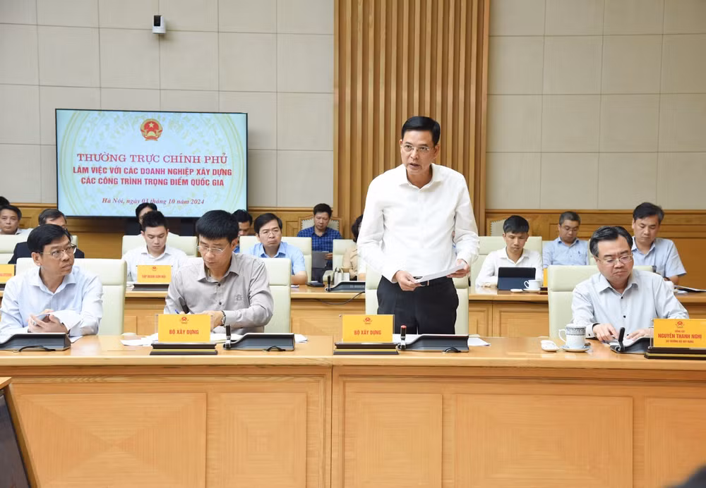 Đại diện lãnh đạo Bộ Xây dựng báo cáo Thủ tướng Chính phủ tại buổi làm việc. (Ảnh: Trần Hải) Đại diện lãnh đạo Bộ Xây dựng báo cáo Thủ tướng Chính phủ tại buổi làm việc. (Ảnh: Trần Hải)