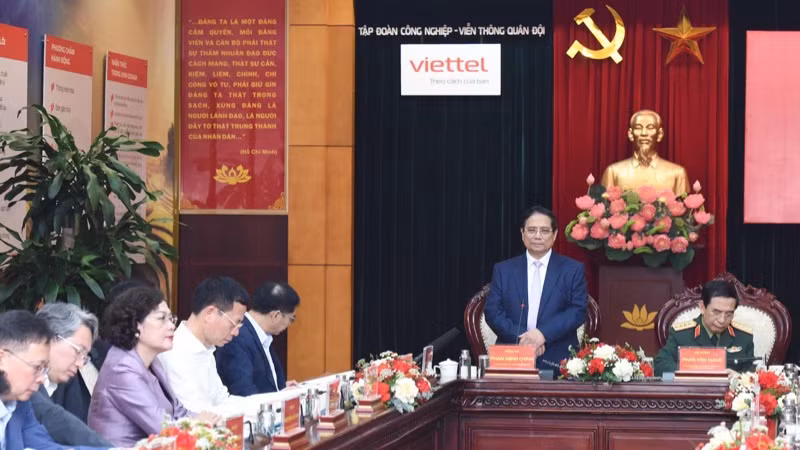 Thủ tướng Phạm Minh Chính chủ trì cuộc làm việc với Bộ Quốc phòng và các bộ, ngành liên quan về thúc đẩy phát triển công nghiệp quốc phòng. (Ảnh: TRẦN HẢI) Thủ tướng Phạm Minh Chính chủ trì cuộc làm việc với Bộ Quốc phòng và các bộ, ngành liên quan về thúc đẩy phát triển công nghiệp quốc phòng. (Ảnh: TRẦN HẢI)