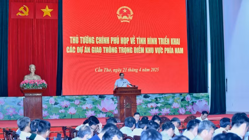 Thủ tướng Phạm Minh Chính phát biểu ý kiến chỉ đạo cuộc họp. (Ảnh: THANH GIANG) Thủ tướng Phạm Minh Chính phát biểu ý kiến chỉ đạo cuộc họp. (Ảnh: THANH GIANG)