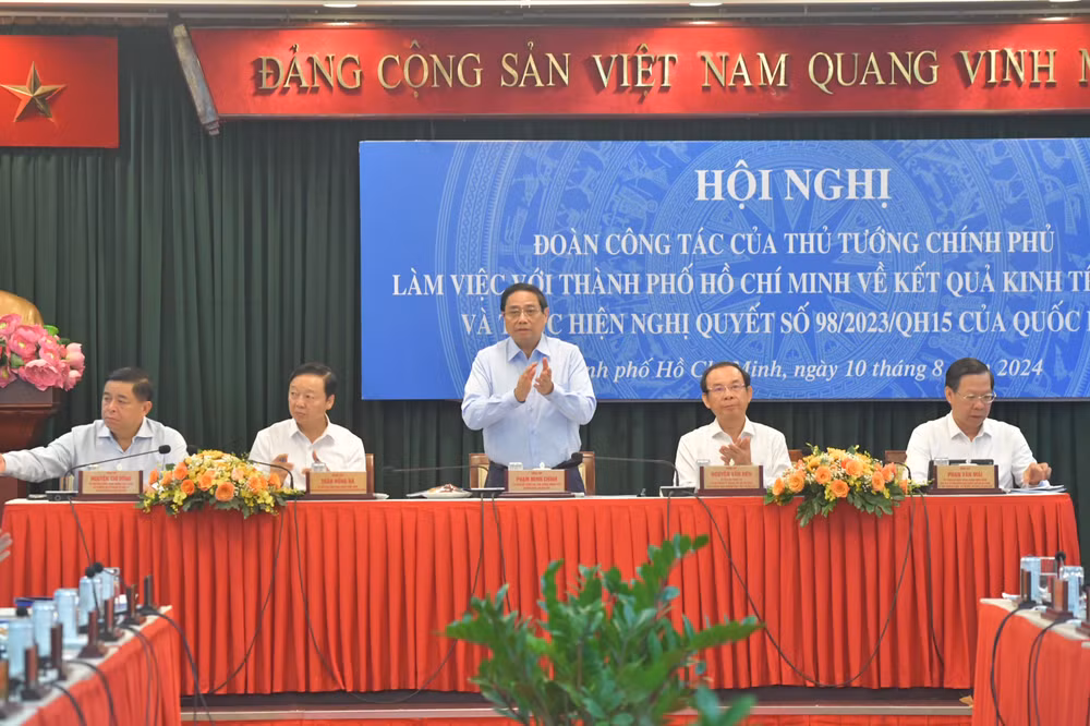 Thủ tướng Phạm Minh Chính và các đồng chí lãnh đạo chủ trì Hội nghị. (Ảnh: THANH GIANG) Thủ tướng Phạm Minh Chính và các đồng chí lãnh đạo chủ trì Hội nghị. (Ảnh: THANH GIANG)