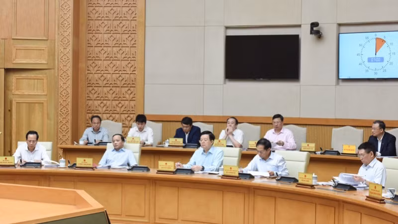 Các thành viên Chính phủ tham dự phiên họp. (Ảnh: TRẦN HẢI)