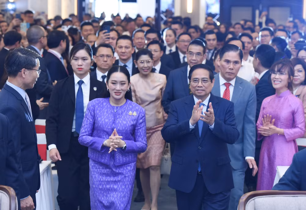Thủ tướng Phạm Minh Chính và Thủ tướng Thái Lan Paetongtarn Shinawatra tới dự Diễn đàn Doanh nghiệp Việt Nam-Thái Lan 2025. (Ảnh: TRẦN HẢI)