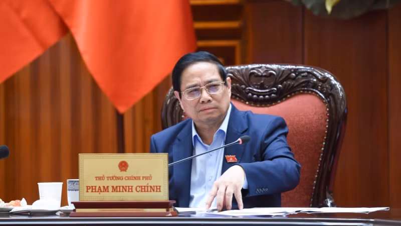 Thủ tướng Chính phủ Phạm Minh Chính phát biểu ý kiến chỉ đạo cuộc họp của Thường trực Chính phủ (Ảnh: TRẦN HẢI). 