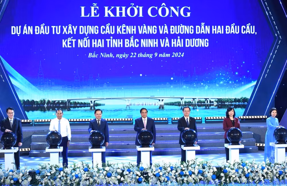 Thủ tướng Phạm Minh Chính thực hiện nghi thức khởi công dự án đầu tư xây dựng cầu Kênh Vàng nối tỉnh Bắc Ninh với tỉnh Hải Dương. (Ảnh: Trần Hải) Thủ tướng Phạm Minh Chính thực hiện nghi thức khởi công dự án đầu tư xây dựng cầu Kênh Vàng nối tỉnh Bắc Ninh với tỉnh Hải Dương. (Ảnh: Trần Hải)