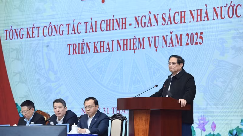 Thủ tướng Phạm Minh Chính dự và chỉ đạo Hội nghị tổng kết công tác tài chính-ngân sách nhà nước năm 2024, triển khai nhiệm vụ năm 2025. (Ảnh: TRẦN HẢI)