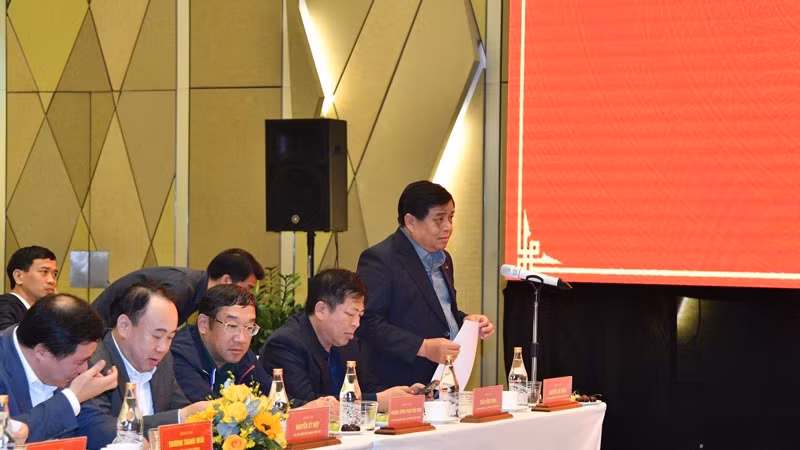 Bộ trưởng Kế hoạch và Đầu tư Nguyễn Chí Dũng phát biểu ý kiến tại cuộc làm việc. (Ảnh: THANH GIANG)