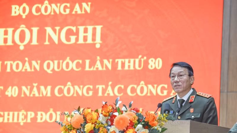 Đại tướng Lương Tam Quang, Ủy viên Bộ Chính trị, Bí thư Đảng ủy Công an Trung ương, Bộ trưởng Công an phát biểu ý kiến tại Hội nghị. (Ảnh: TRẦN HẢI)