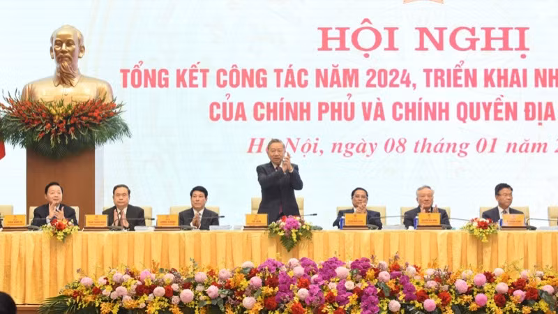 Tổng Bí thư Tô Lâm dự và chỉ đạo Hội nghị trực tuyến toàn quốc tổng kết công tác năm 2024, triển khai nhiệm vụ năm 2025 của Chính phủ và chính quyền địa phương (Ảnh: TRẦN HẢI). Tổng Bí thư Tô Lâm dự và chỉ đạo Hội nghị trực tuyến toàn quốc tổng kết công tác năm 2024, triển khai nhiệm vụ năm 2025 của Chính phủ và chính quyền địa phương (Ảnh: TRẦN HẢI).