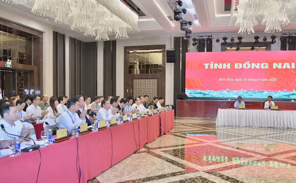 Đại diện lãnh đạo các bộ, ngành Trung ương tại buổi làm việc. (Ảnh: Thanh Giang)