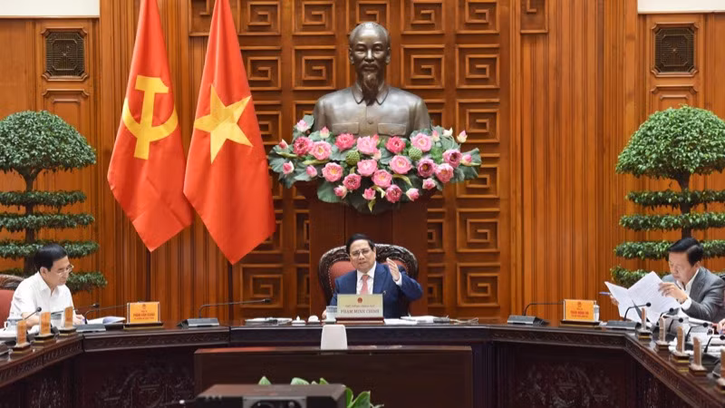 Thủ tướng Phạm Minh Chính chủ trì cuộc họp. (Ảnh: TRẦN HẢI)