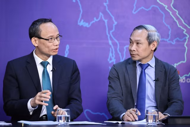 Ông Phan Đức Hiếu (bên phải), Đại biểu Quốc hội, Ủy viên Thường trực Ủy ban Kinh tế của Quốc hội. (Ảnh: VGP) Ông Phan Đức Hiếu (bên phải), Đại biểu Quốc hội, Ủy viên Thường trực Ủy ban Kinh tế của Quốc hội. (Ảnh: VGP)
