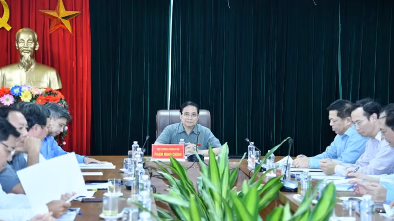 Thủ tướng Phạm Minh Chính phát biểu ý kiến chỉ đạo tại cuộc họp với các bộ, ngành, địa phương, đơn vị về Dự án cao tốc Cần Thơ - Cà Mau (Ảnh: Thanh Giang). Thủ tướng Phạm Minh Chính phát biểu ý kiến chỉ đạo tại cuộc họp với các bộ, ngành, địa phương, đơn vị về Dự án cao tốc Cần Thơ - Cà Mau (Ảnh: Thanh Giang).
