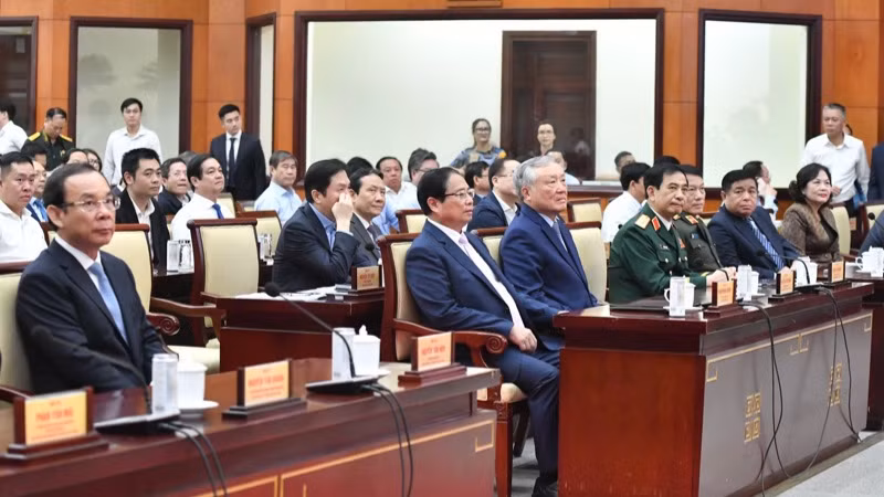 Thủ tướng Phạm Minh Chính, các đồng chí lãnh đạo tham dự Hội nghị. (Ảnh: THANH GIANG) Thủ tướng Phạm Minh Chính, các đồng chí lãnh đạo tham dự Hội nghị. (Ảnh: THANH GIANG)