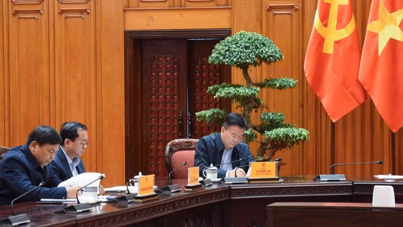 Các Phó Thủ tướng Chính phủ, lãnh đạo một số bộ, ngành tham dự cuộc họp. (Ảnh: TRẦN HẢI)