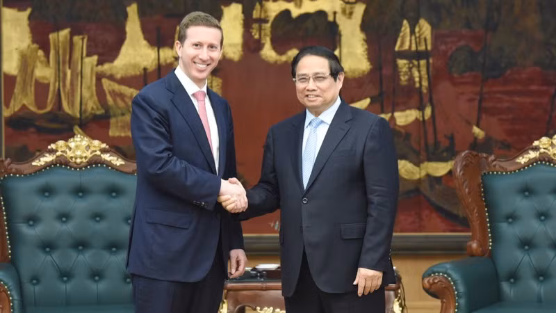 Thủ tướng Phạm Minh Chính và ông Jeffrey Perlman, Tổng Giám đốc Tập đoàn Warburg Pincus, đồng thời là Chủ tịch Hội đồng Kinh doanh ASEAN-Hoa Kỳ (USABC). (Ảnh: TRẦN HẢI)