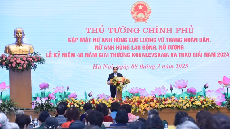 Quang cảnh buổi lễ. (Ảnh: TRẦN HẢI) Quang cảnh buổi lễ. (Ảnh: TRẦN HẢI)